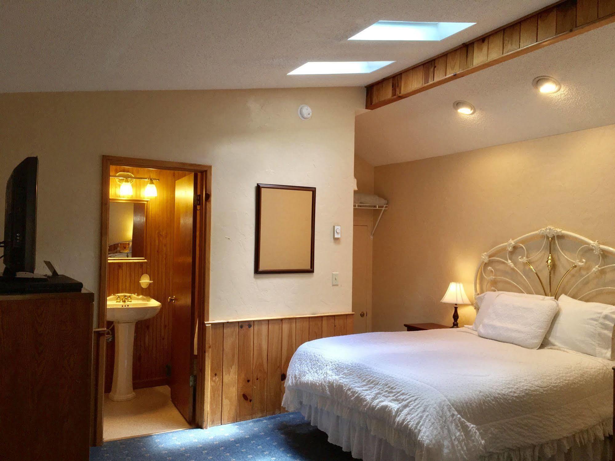 Outpost Inn Highlands Ngoại thất bức ảnh